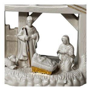 Mikasa Fine Porcelain Nativity Votive Candleholder White with Gold Accents 6"x7"